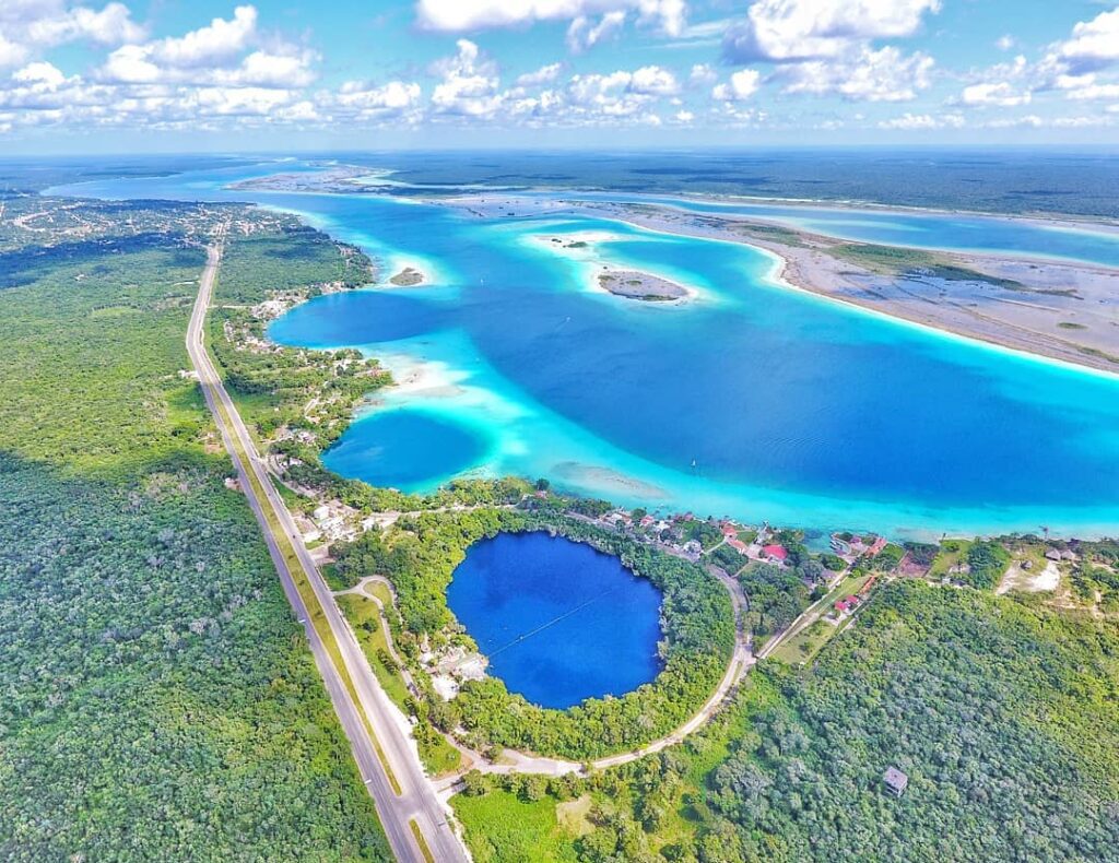 Bacalar: A Lagoa das 7 Cores